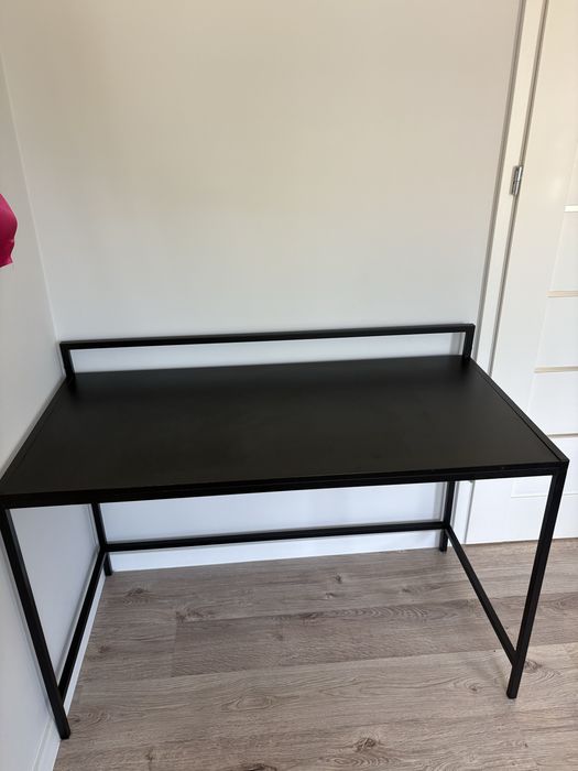 Sprzedam biurko  czarne 120x60 metalowe