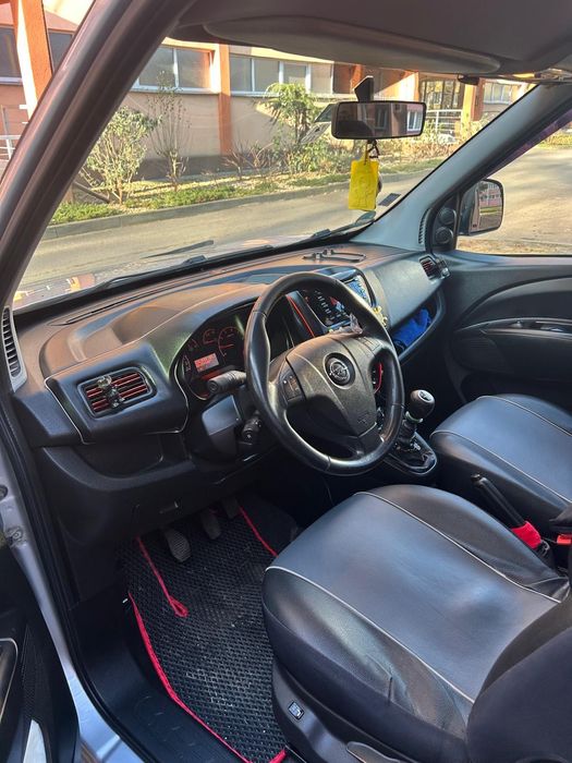 Opel combo.
