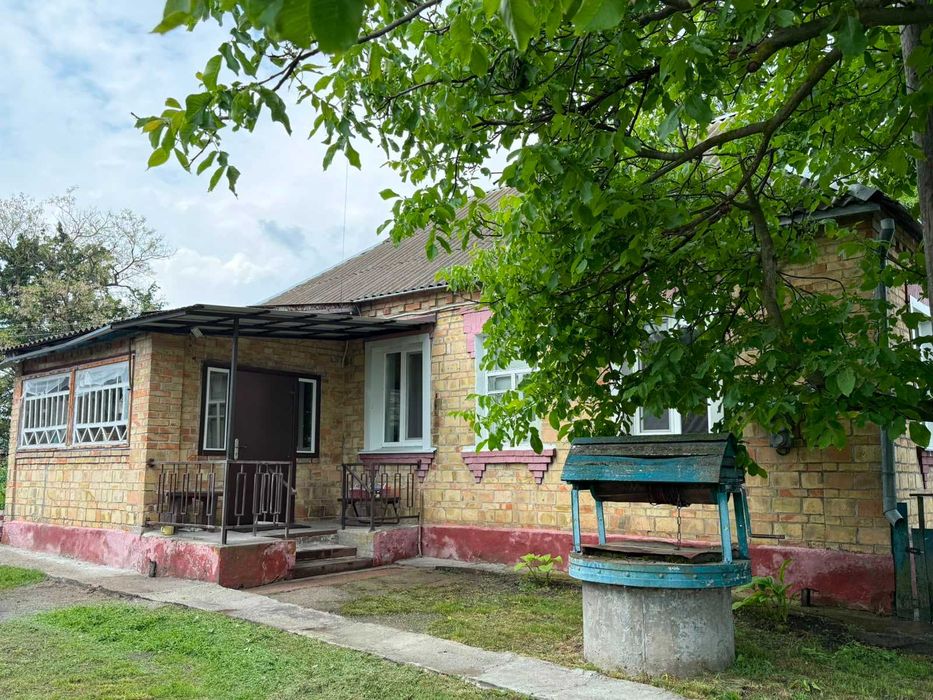 Продам цегляний будинок із земельною ділянкою в с. Зеленьки, Обухівський район, Київська область