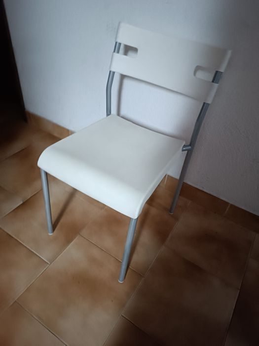 Cadeiras 12 unidades completas