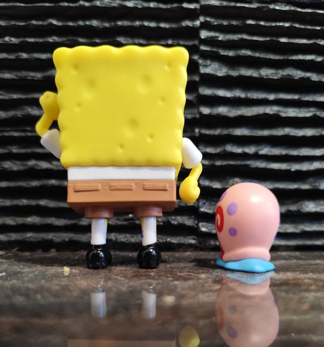 Figuras SpongeBob e caracol