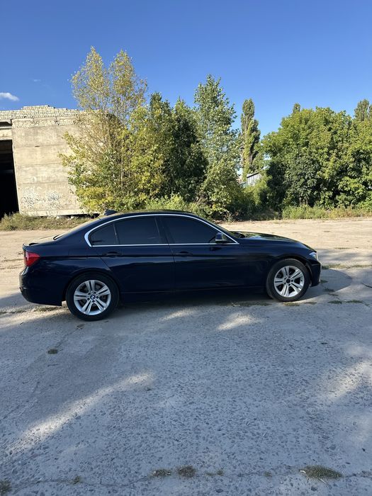 BMW F30 328i Luxury Line