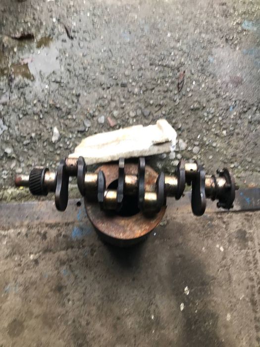 Колінчастий вал на УАЗ/ГАЗ 24