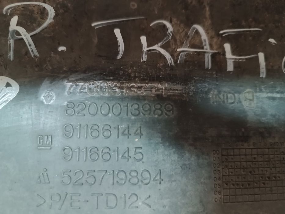 Pára-choques Trás RENAULT TRAFIC II Autocarro - 7700313771