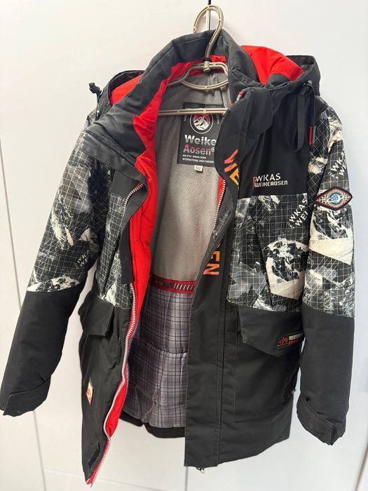 Продам дитячу зимову курточку