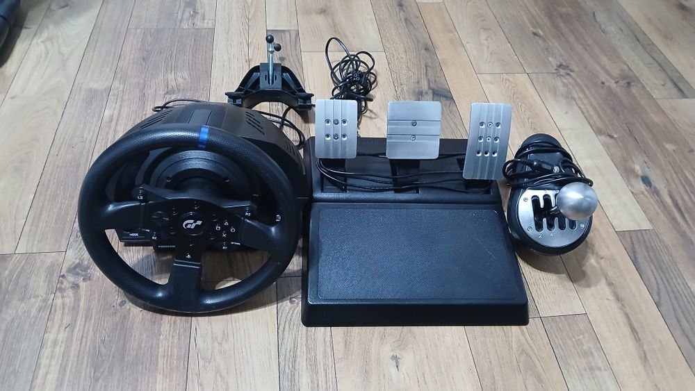 Thrustmaster T300 RS GT + TH8A