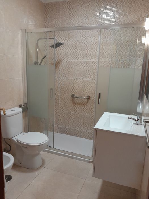Aluga-se Apartamento T-2