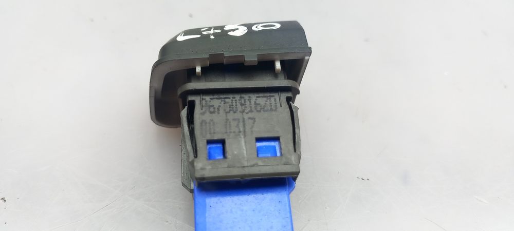 Botão / interruptor 4 piscas PEUGEOT 208