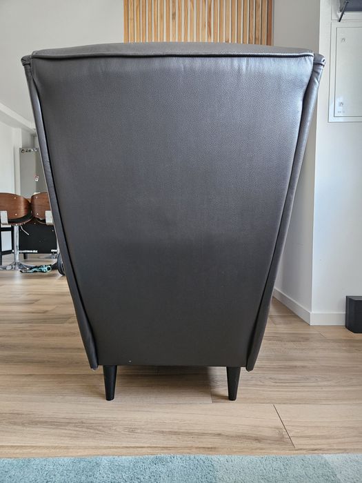 Poltrona ikea castanho escuro /couro sintético