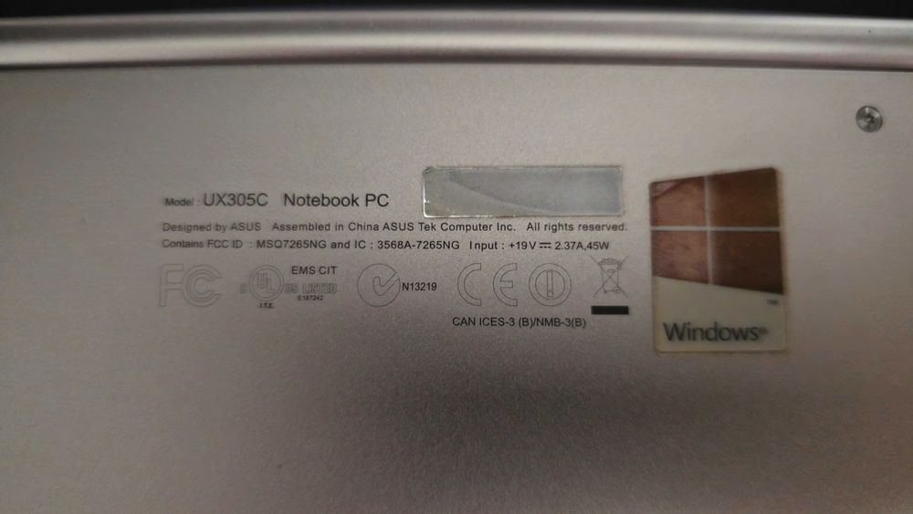 Laptop ASUS ZenBook UX305CA Używany