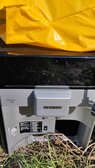Ekspres ciśnieniowy Siemens EQ. 6 PLUS s300 ,sprawny