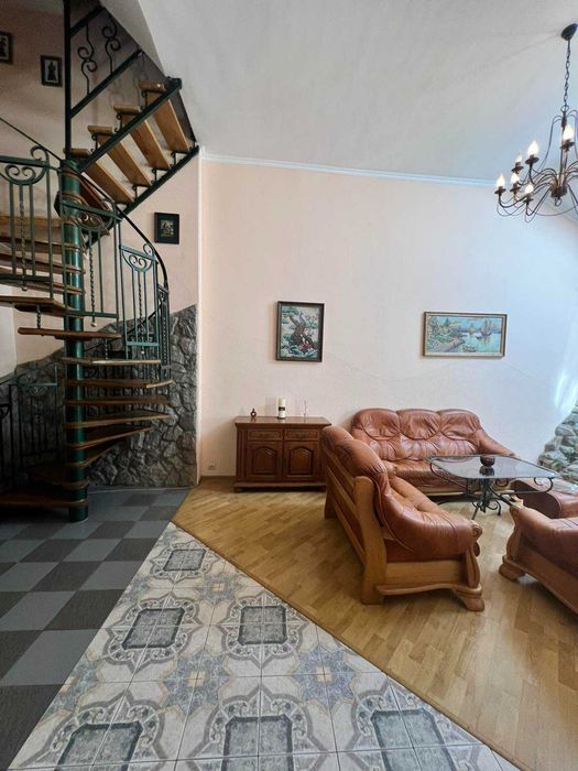 Пропозиція оренди окремостоячого особняку на вул. Зеленій