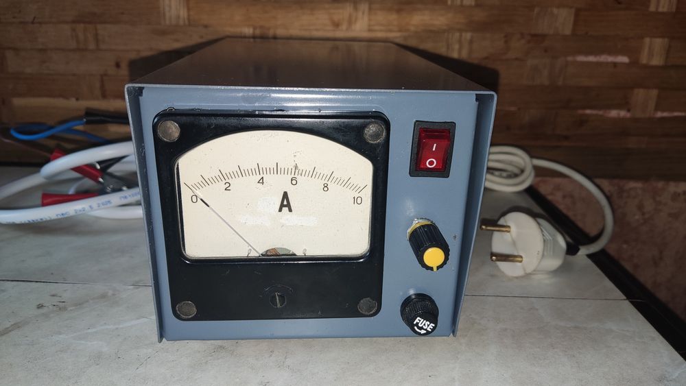 Зарядное устройство