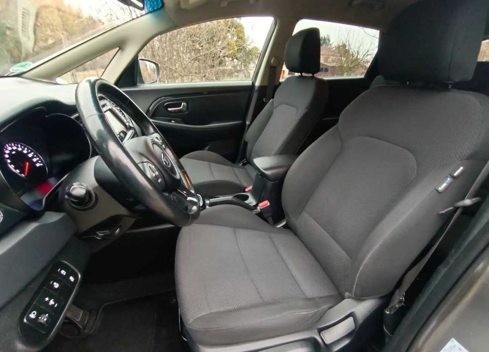 Продаж автомобіля  Kia Carens 2015 з Європи