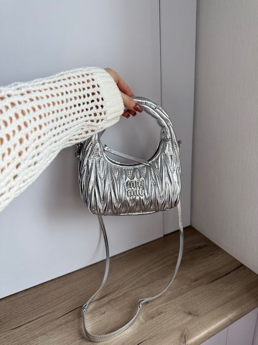 Сумка Miu Miu Wander Matelasse Mini Hobo Silver
