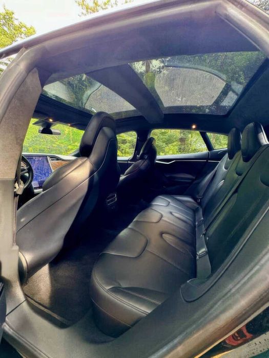 Tesla Model S      2017