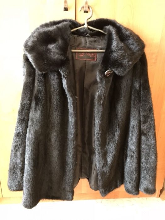 Норкова шуба автоледі з капюшоном