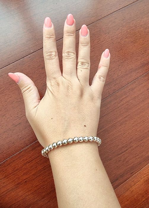 Pulseira cinzenta/ prateada fina