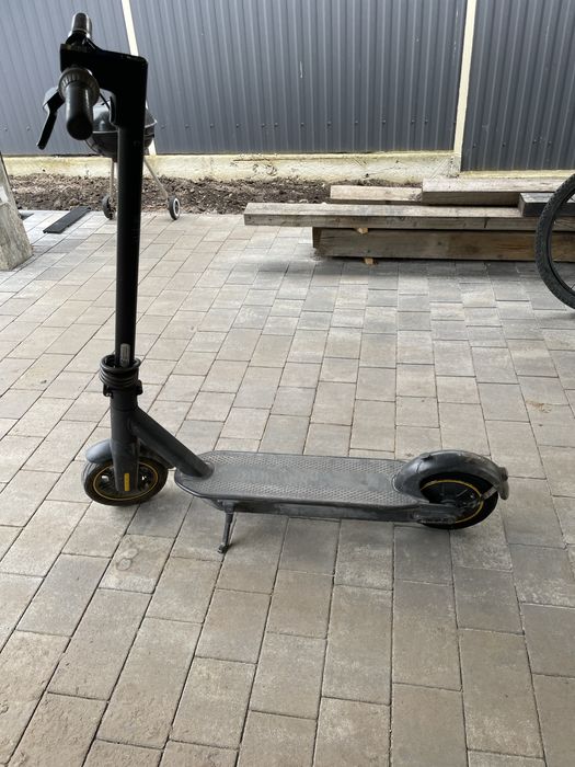 Електросамокат ninebot max g30