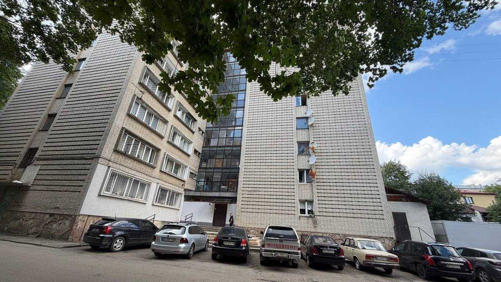 Продаж 1-ї кімнати в гуртожитку, вул. Орлина 8а