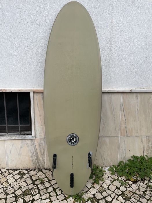 Prancha de surf Elemnt 6’4’’ como nova