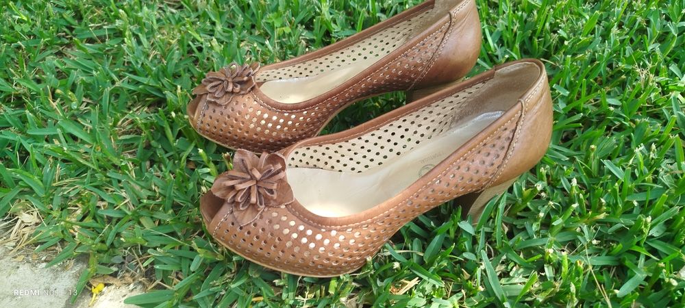 Vendo Sapatos em pele