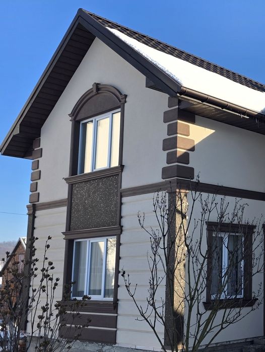 Фасадний декор.Ліпнина на фасад.Утеплення фасаду.Карнизи.Багети.Колони