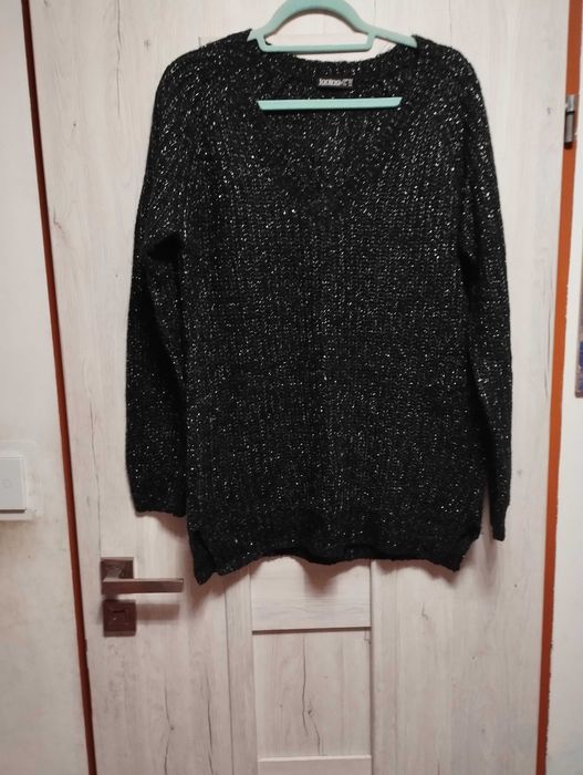 błyszczący sweterek