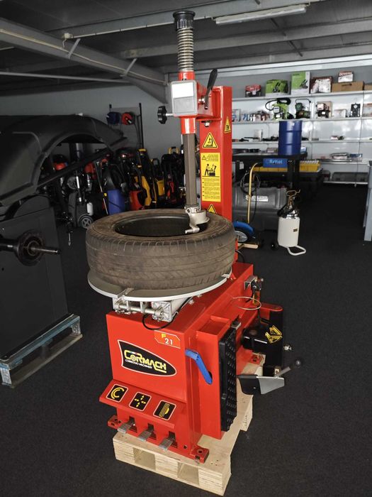 Máquina de Montar/Desmontar Pneus CORMACH F21 JL20