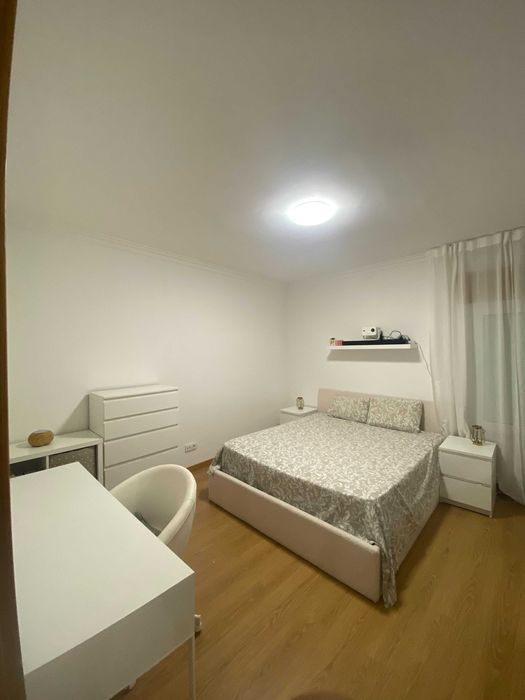 Quarto espaçoso com despesas inclusas