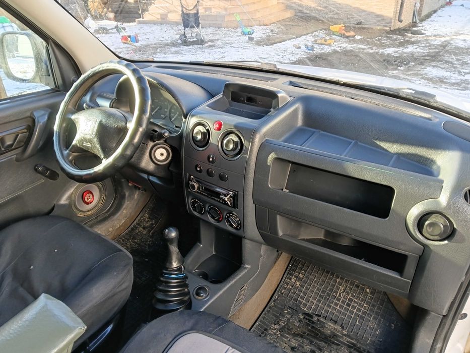 Пежо партнер пасажир 2,0 дізель
