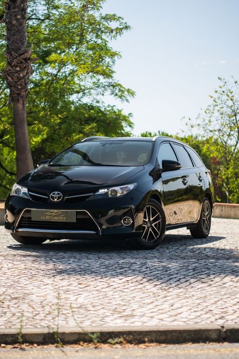 Toyota Auris 1.4 D-4D Exclusive + SkyView + Navigation