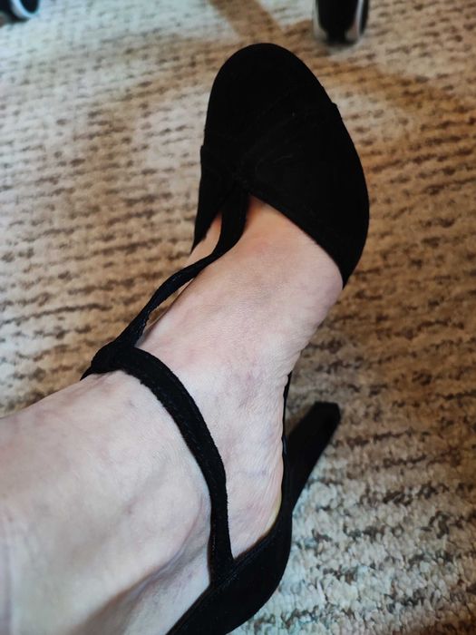 Buty r.38 na stabilnym słupku Marco Tozzi