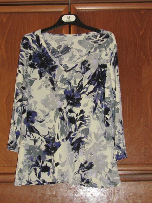 Эффектный яркий свитер ,  джемпер , блузон  .  Большой размер