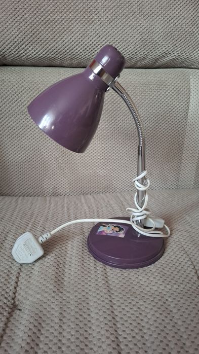Lampka biurkowa fioletowa