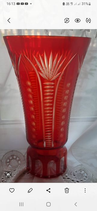 Ваза, красная, стекло.