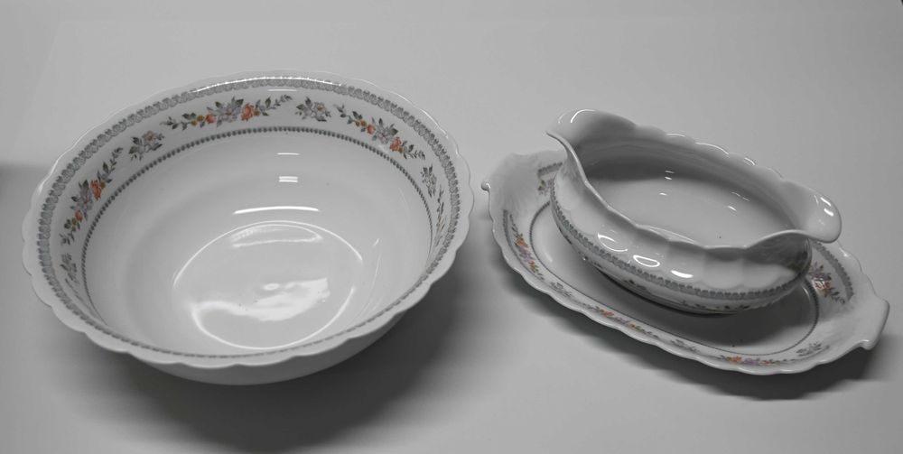 Serviço Jantar Antigo Capeans completo - 96 Peças