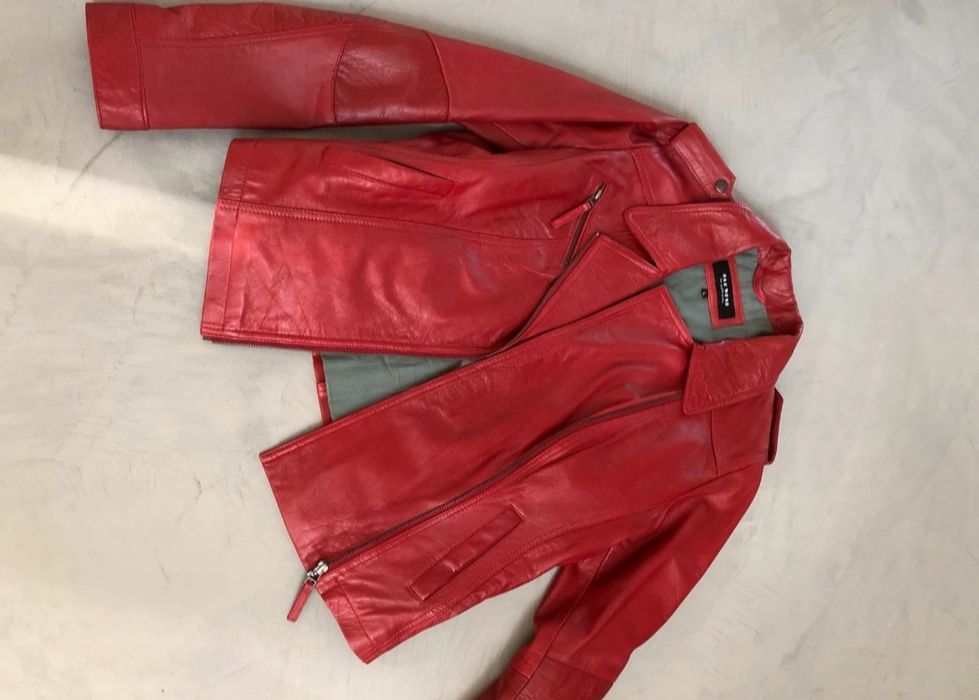 Jaqueta vermelha de couro legítimo