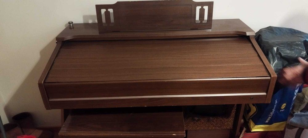 Orgão Yamaha totalmente operacional