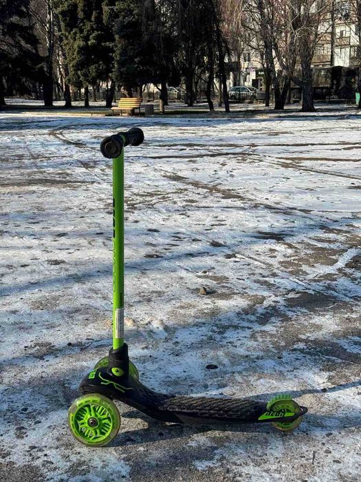 Самокат NEON Glider в отличном состоянии!
