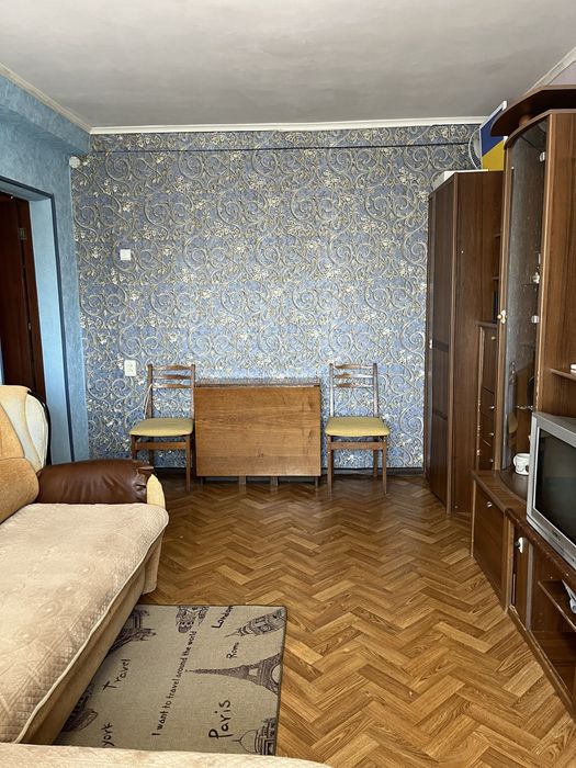 Продаж двокімнатноі на Жуля Верна 13А