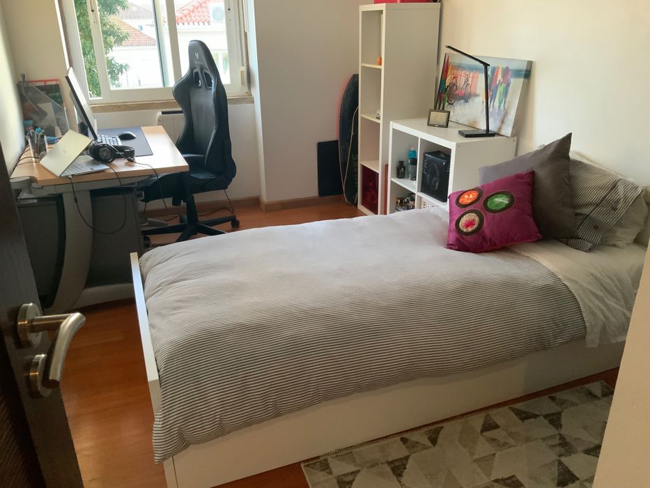 Cama individual com gavetões ikea