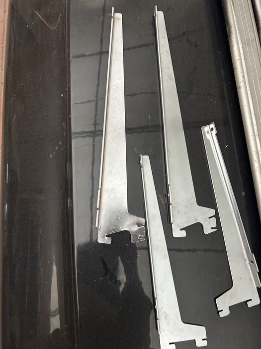 Торговельне обладнання(полки, стойки, тремпеля,кронштейни) ТЕРМІНОВО