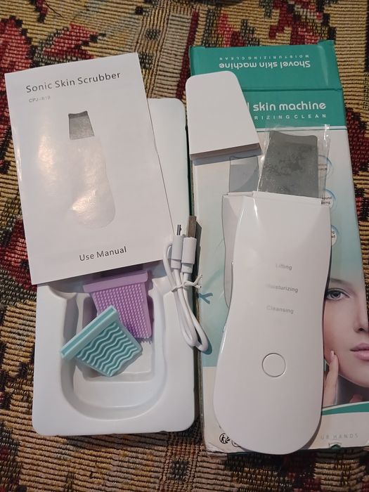 Ультразвуковий скрабер для обличчя.