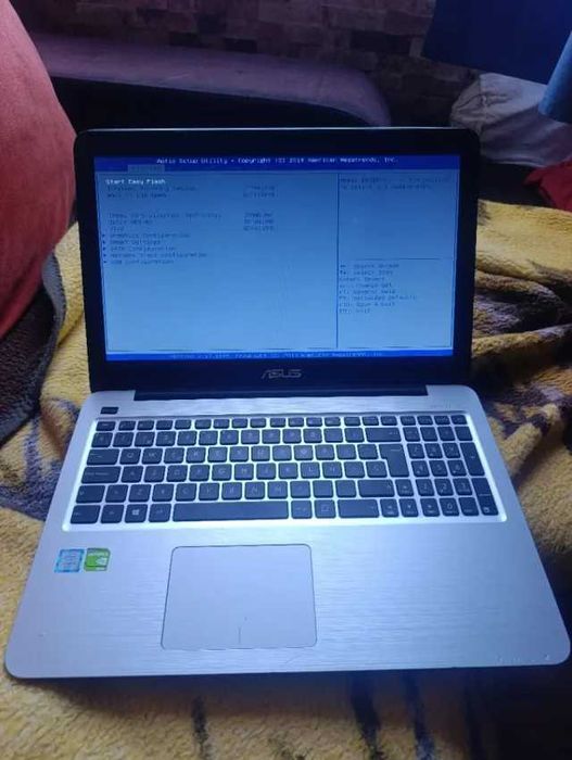 ASUS X556L com defeito