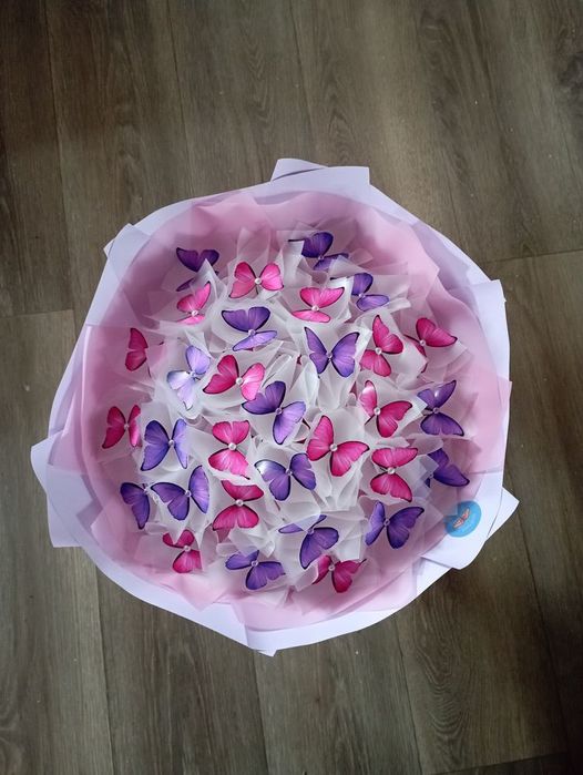 Букети з метеликів