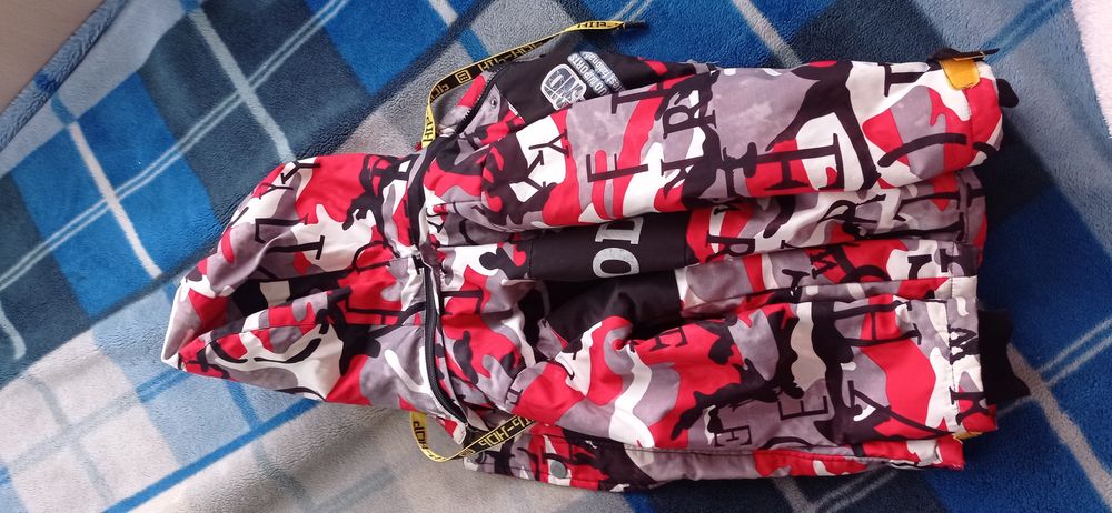 Весняна куртка на хлопчика