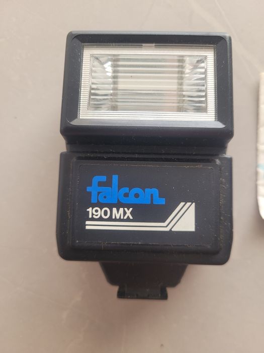 Máquina fotográfica vintage Minolta 110 Zoom SLR