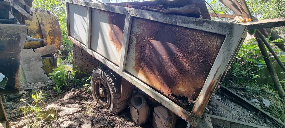 Трактор плуг и прицеп