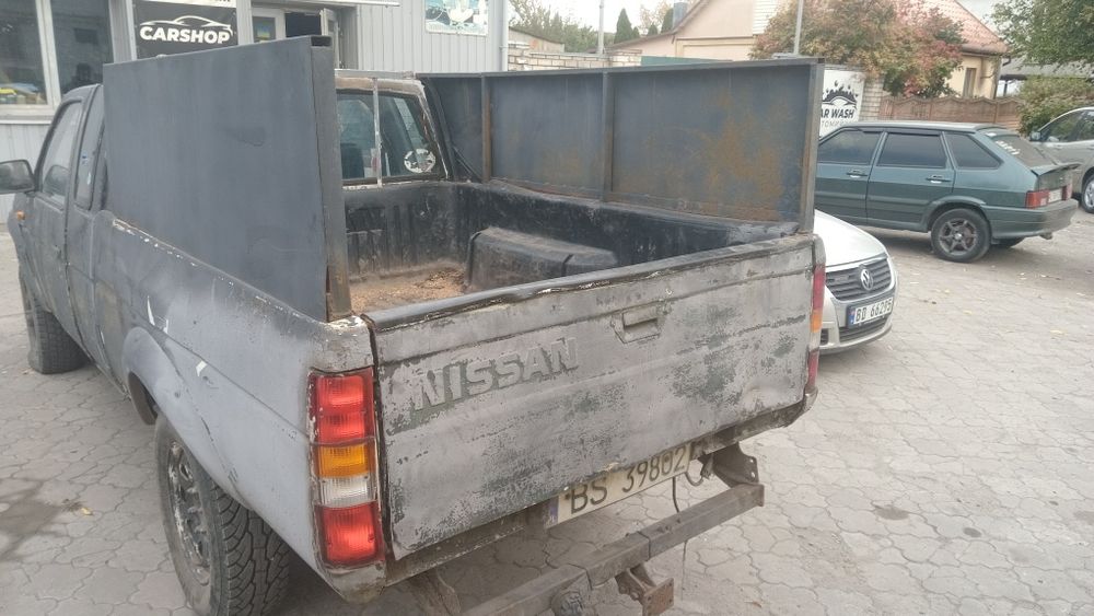 Продам Nissan King Cab 2.5 diesel